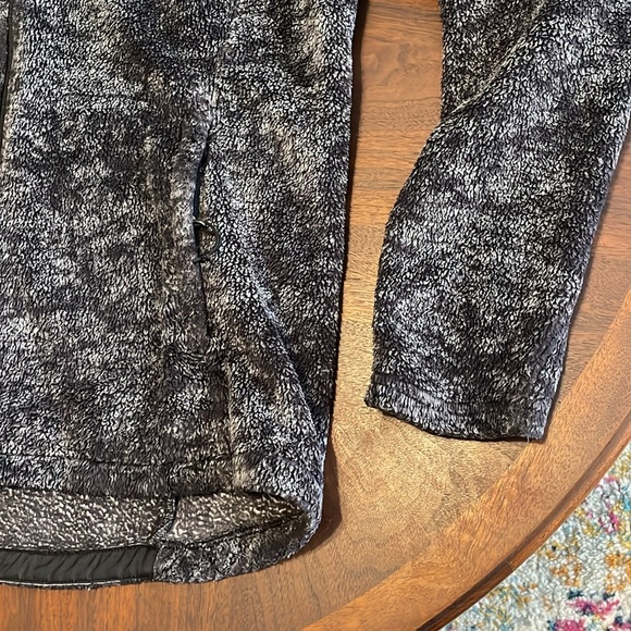 Large- The North Face Novelty Osito Jacket Women's - Picture 5 of 7